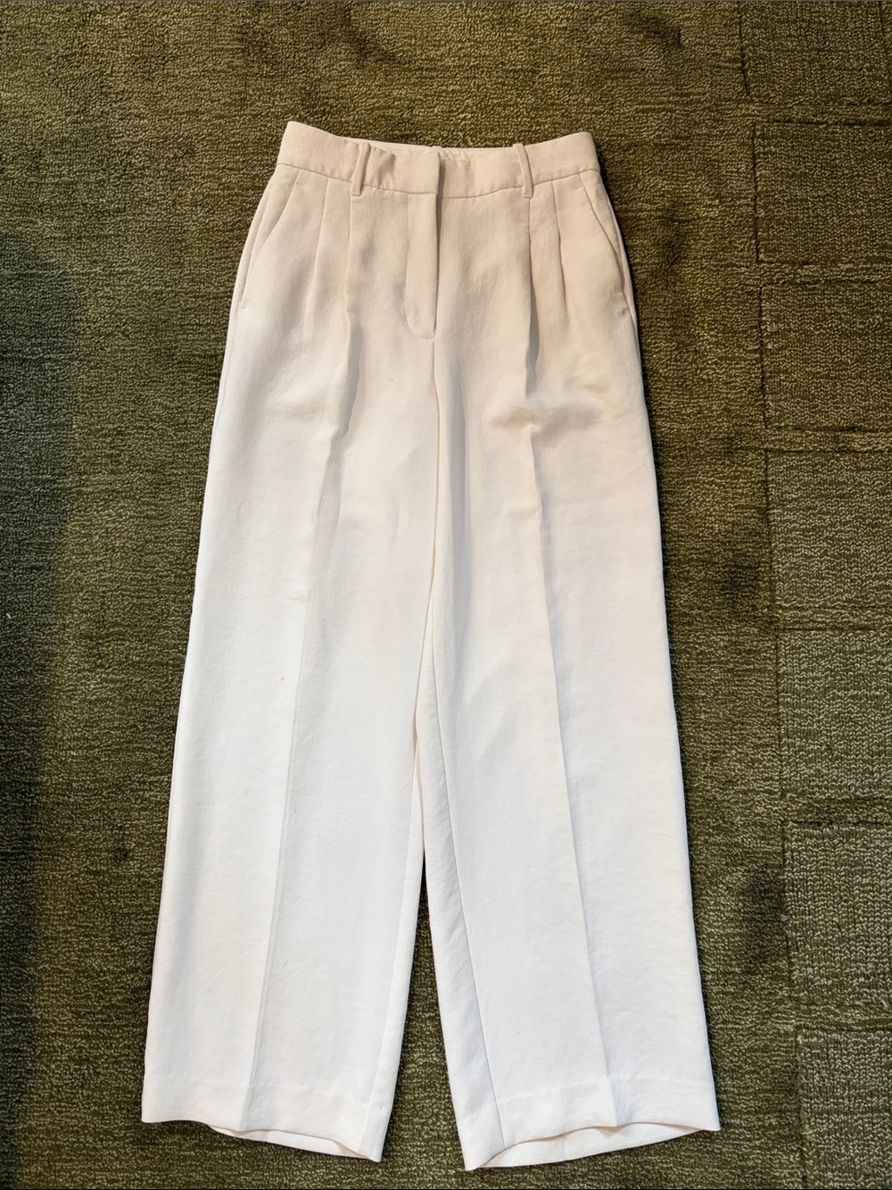 Aritzia Effortless Pant Regular Length White - Size 4